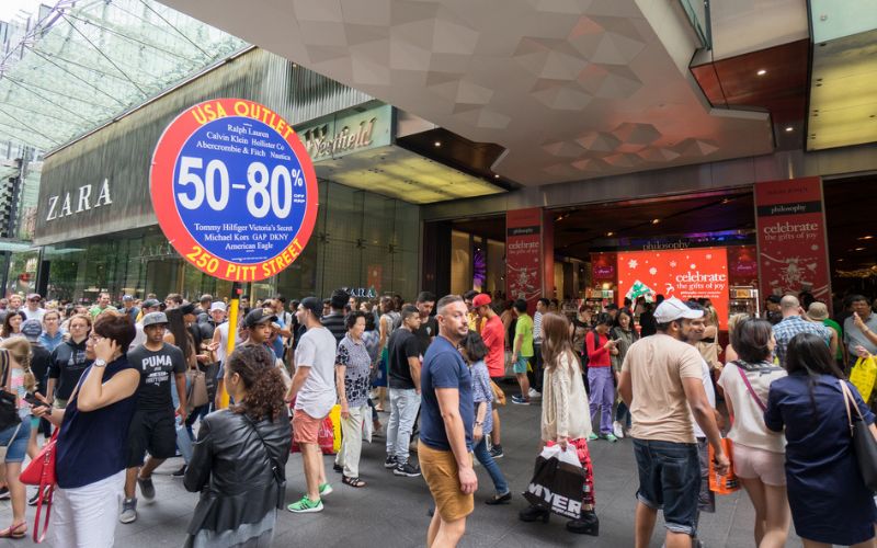 High volume, tighter windows – Data-backed imperatives for retail’s peak season 2026